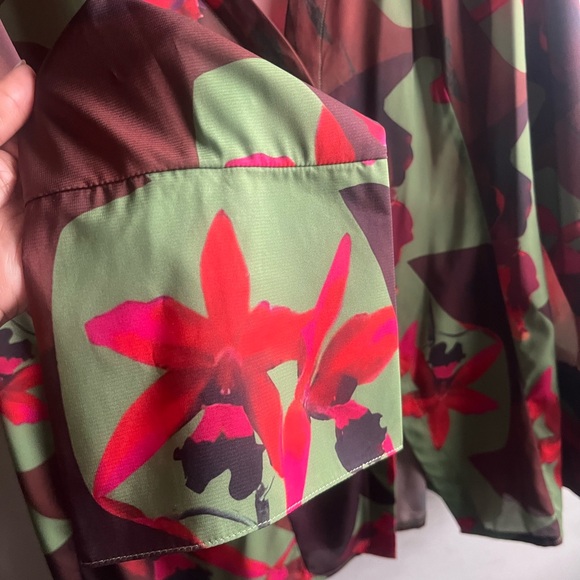 Floral Button-Up Two Piece Plus Size Set - Picture 6 of 6